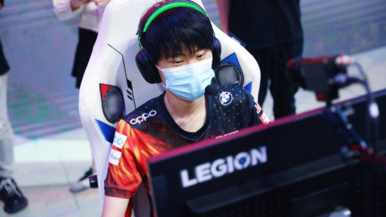 人选上做出 人选上做出