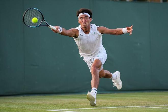 员展示了他 员展示了他