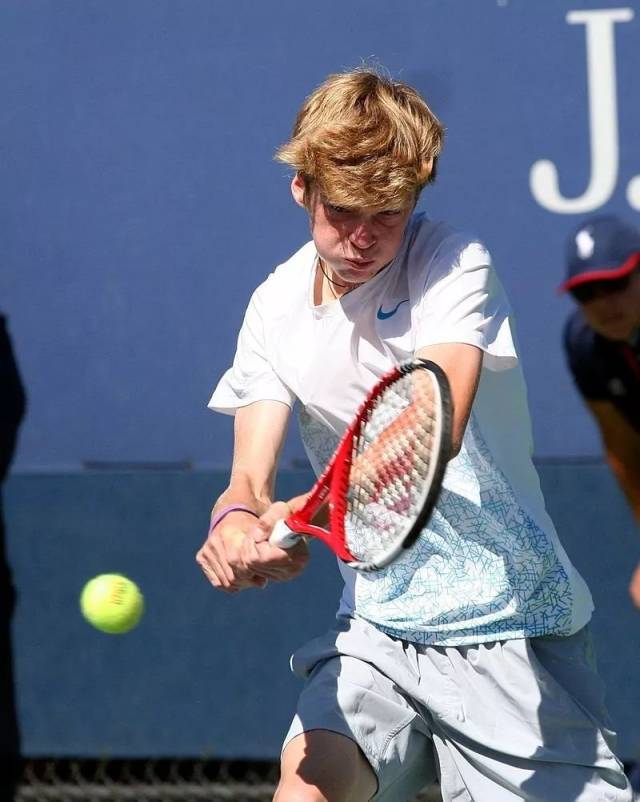 他多年来积 他多年来积