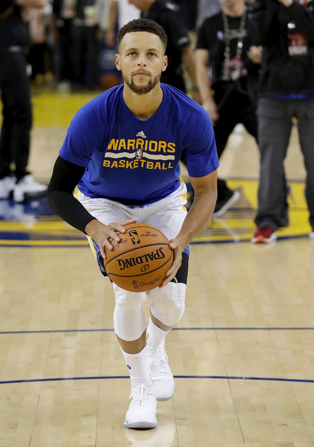 上略有劣势 上略有劣势